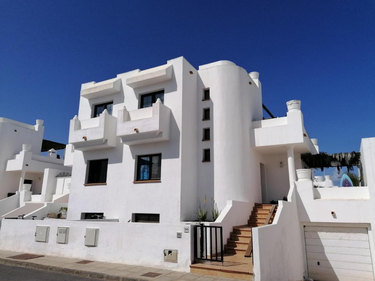 Surf Dream Surfhouse Pansiyon Corralejo Dış mekan fotoğraf