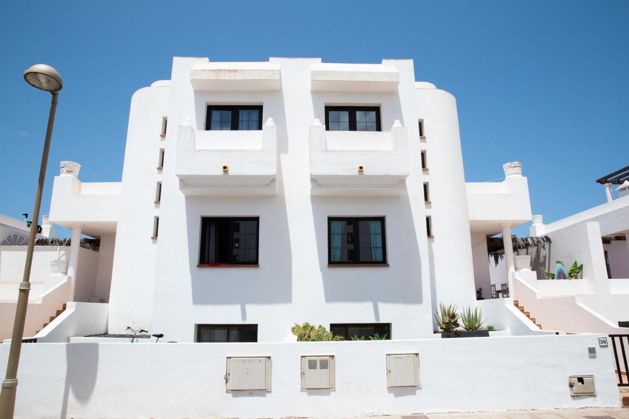 Surf Dream Surfhouse Pansiyon Corralejo Dış mekan fotoğraf